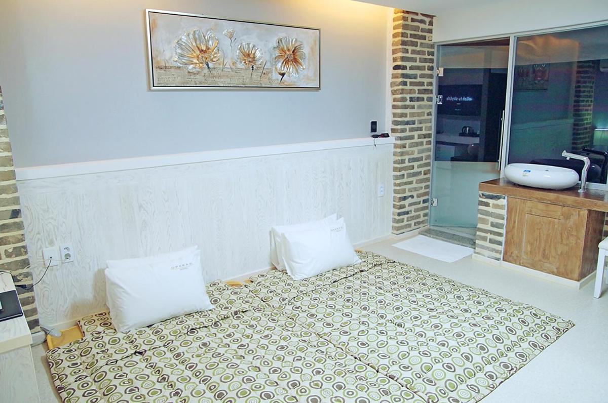 Opera 21 Hotel Чонджу Экстерьер фото